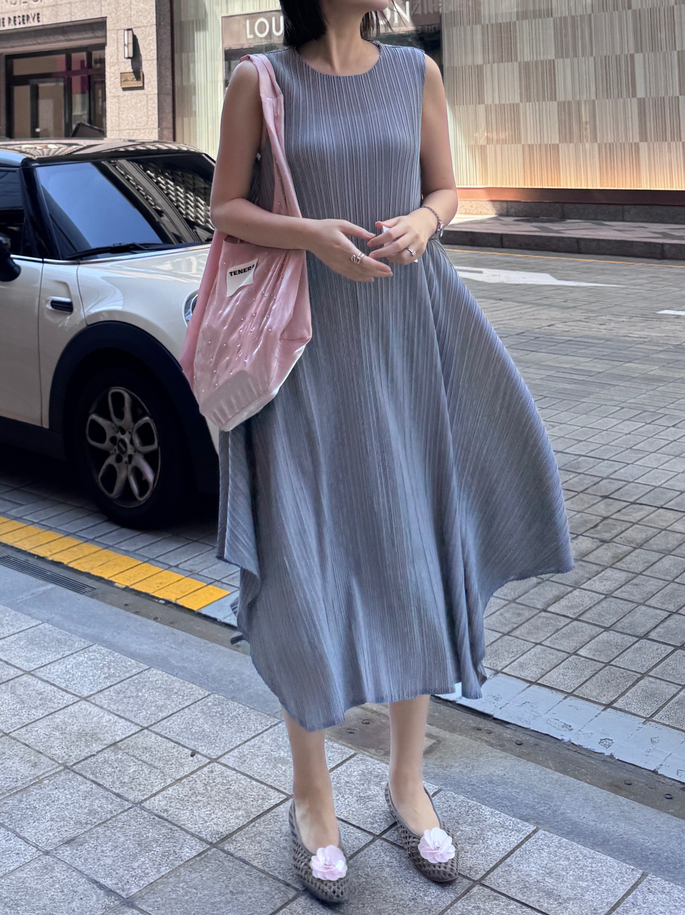 grey pleated dress Mara Silver Metallic Pleated One-Shoulder Maxi Dress
